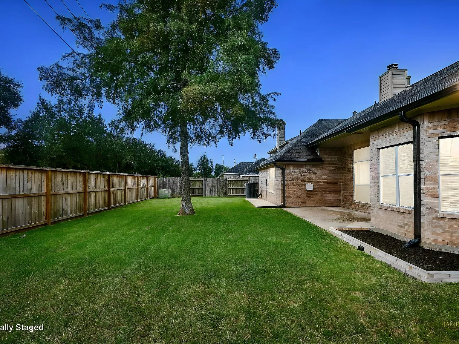 3 bed, 2.0 bath, 1851 sqft, $1,950 — Photo 4
