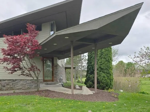 7035 E 83rd Ave, Crown Point, IN 46307