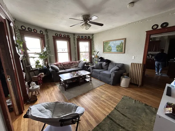 49 Beaver St APT 2, Worcester, MA 01603