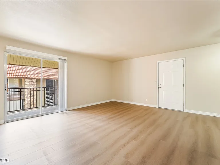 5121 River Glen Dr #144 — Photo 8