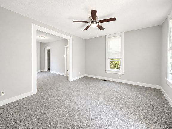 4th image of 3005 E 19th Ter