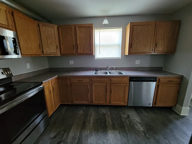 1225 Neosho St — Photo 3