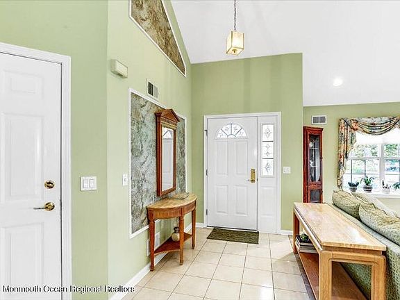 3rd image of 4 Pine Valley Ct