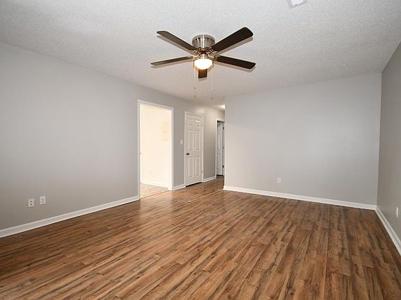 4th image of 6004 Welworth Ave