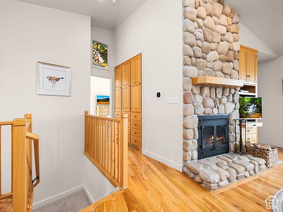 5th image of 315 S Oak Ridge Cir