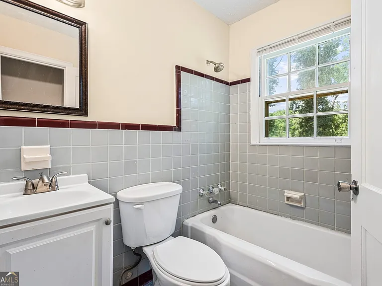 4150 Hanes Dr — Photo 13
