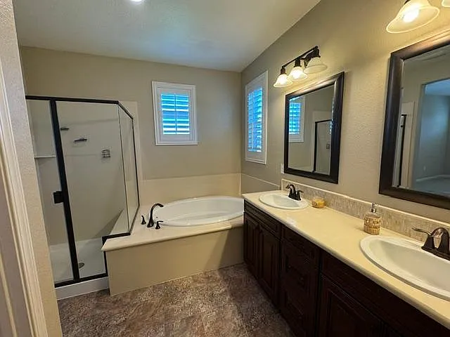 5652 Cornerstone Dr — Photo 29