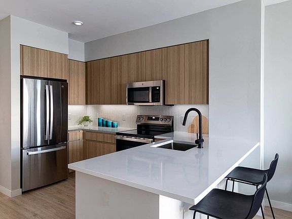 5th image of 80 Freeman St #620