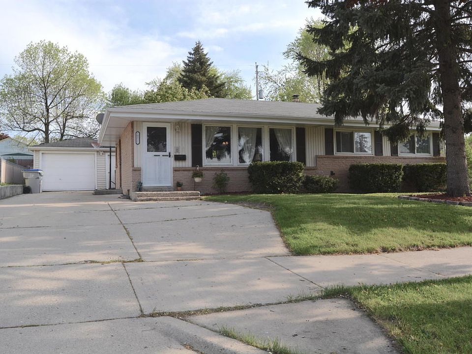 2nd image of 10821 W Stark St
