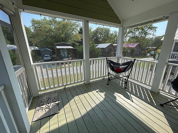 4th image of 18 Vista Pond Ln