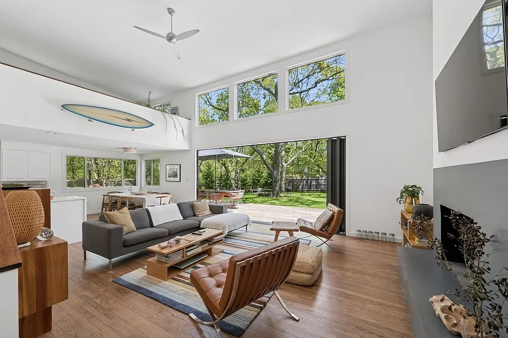 Modern Hamptons Retreat — Photo 1