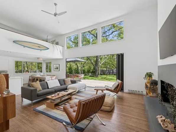 10 Beverly Rd, East Hampton, NY 11937