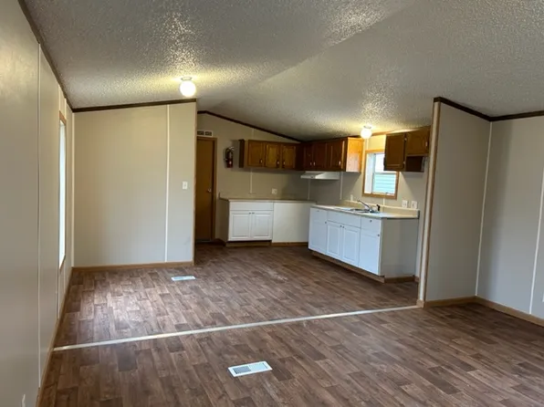 417 Sarah St NE, Cedar Springs, MI 49319