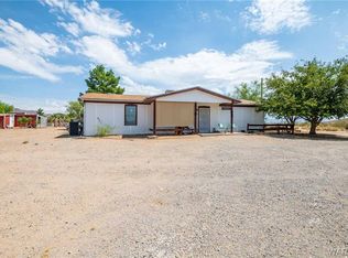 724 S Arivaca Rd, Golden Valley, AZ 86413