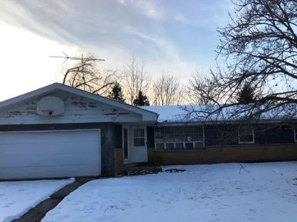 1148 Blue Dahlia Rd, Oconomowoc, WI 53066