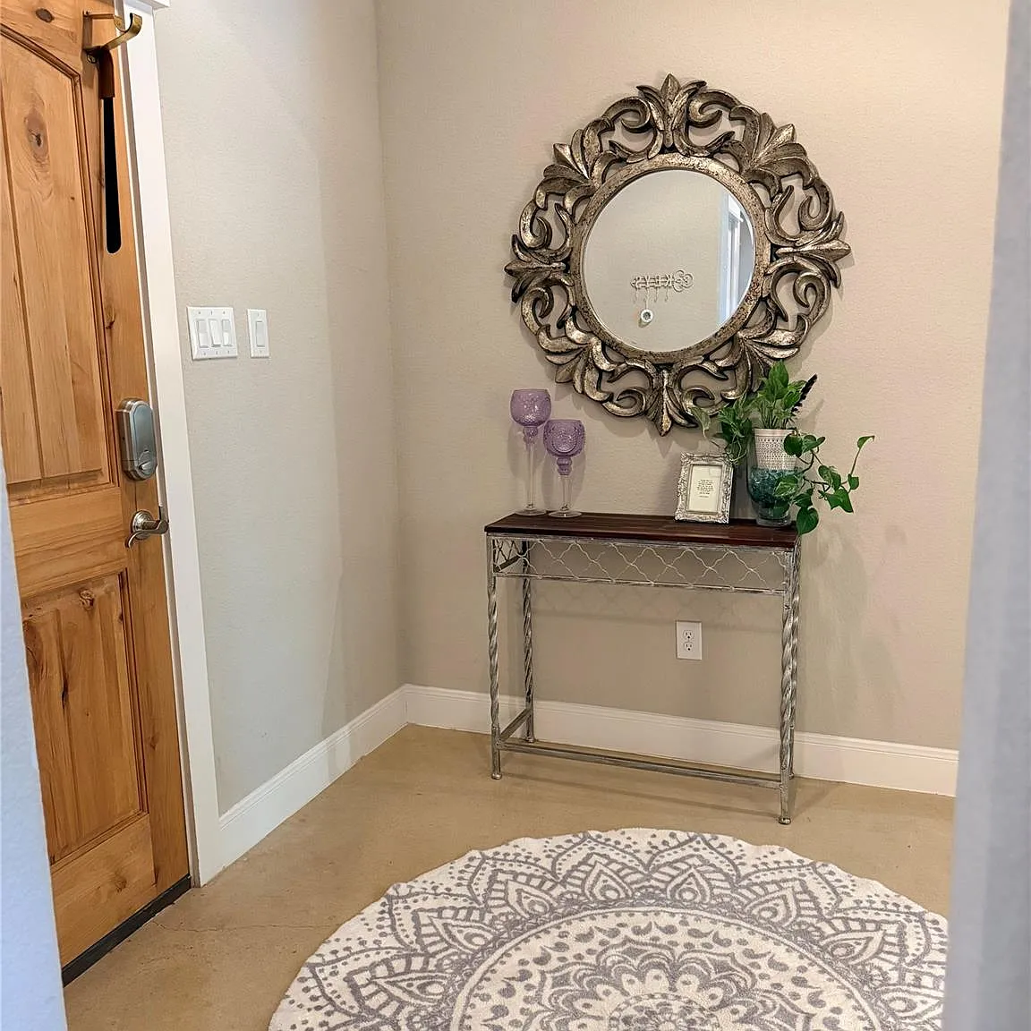 3 bed, 2.0 bath, 1293 sqft, $2,850 — Photo 2