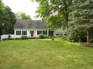 9 Hunter Ln, Topsham, ME 04086