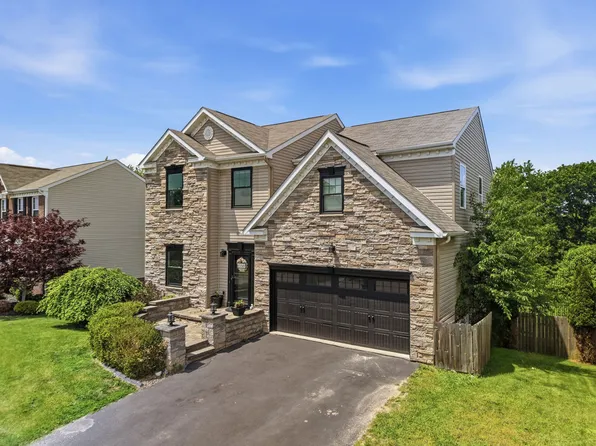 1049 Sweet Brier Dr, Aliquippa, PA 15001