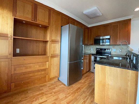 2nd image of 3070 California St APT 201