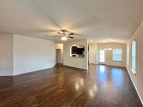 4th image of 3414 Parkmill Dr