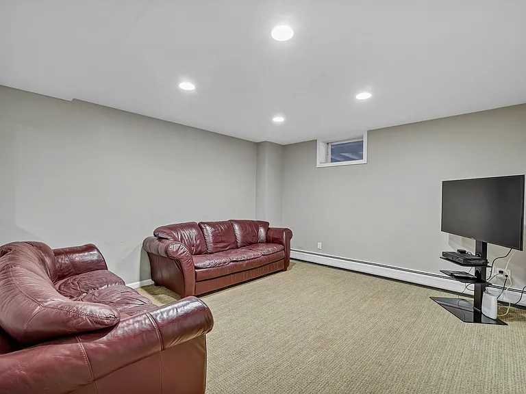 24 Charnwood Dr — Photo 20