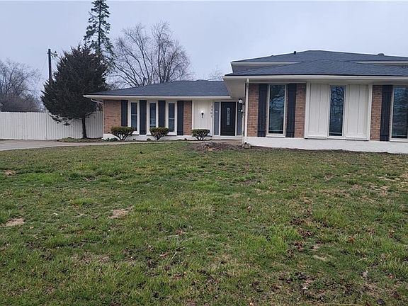 2nd image of 3301 Highcrest Ct