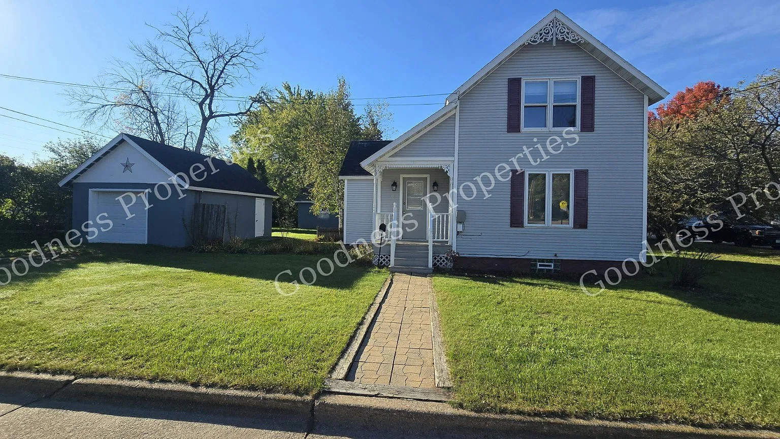 460 Spruce Street — Photo 1