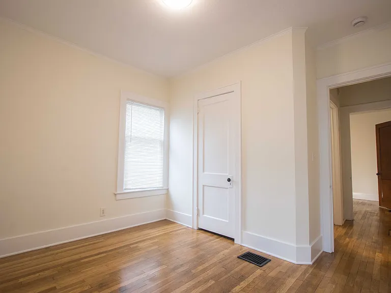 1137 Rathbone St SW #A — Photo 7