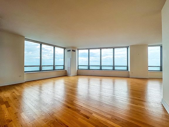 4th image of 600 N Lake Shore Dr APT 3905