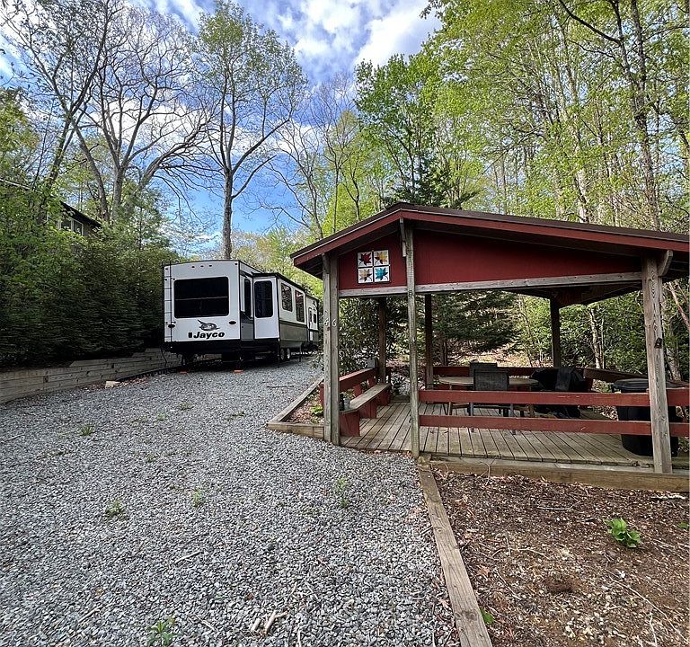 1st image of 46 Evergreen Lane