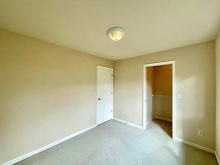 1921 NE 34th Pl — Photo 18