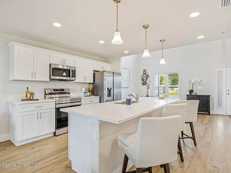 198 Hidden Woods Pl — Photo 5