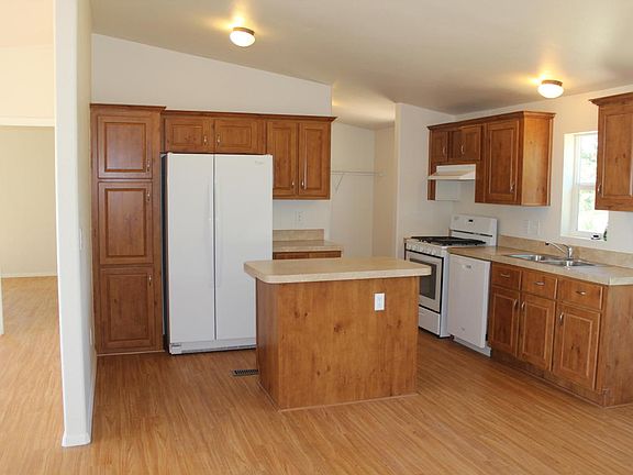 3rd image of 90 High Vista Ct