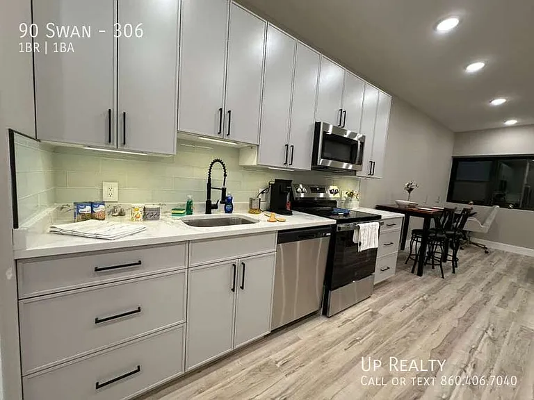 90 N Swan St #306 — Photo 52