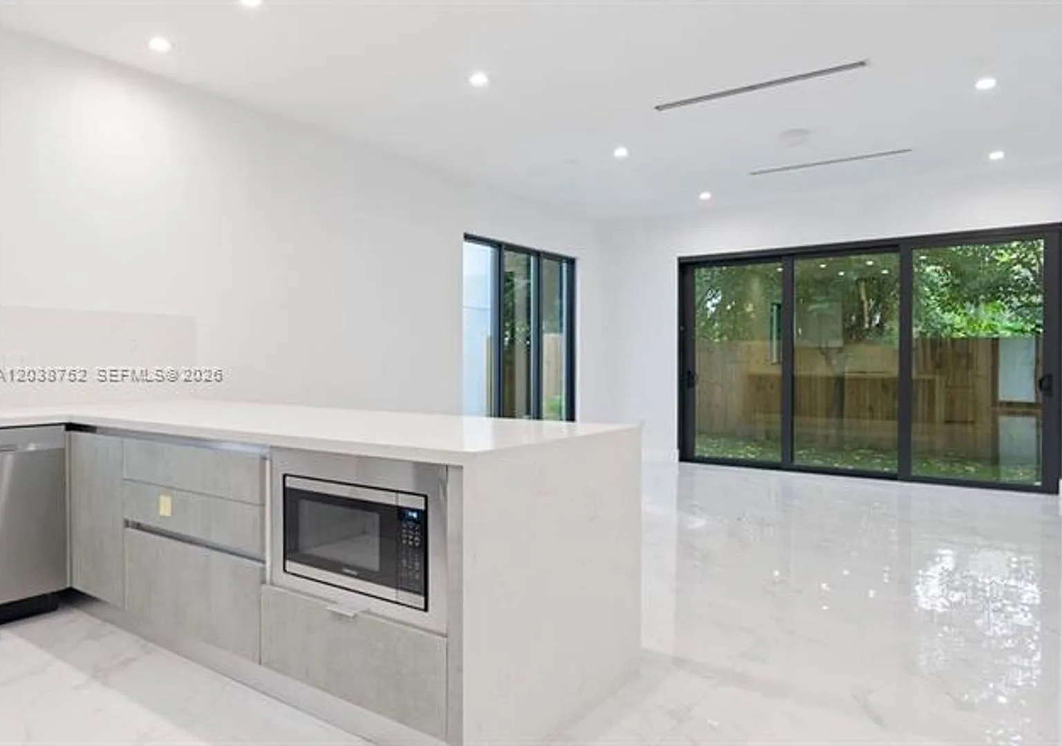 3374 Perry Frow Dr th B, Miami, FL 33133 — Photo 3