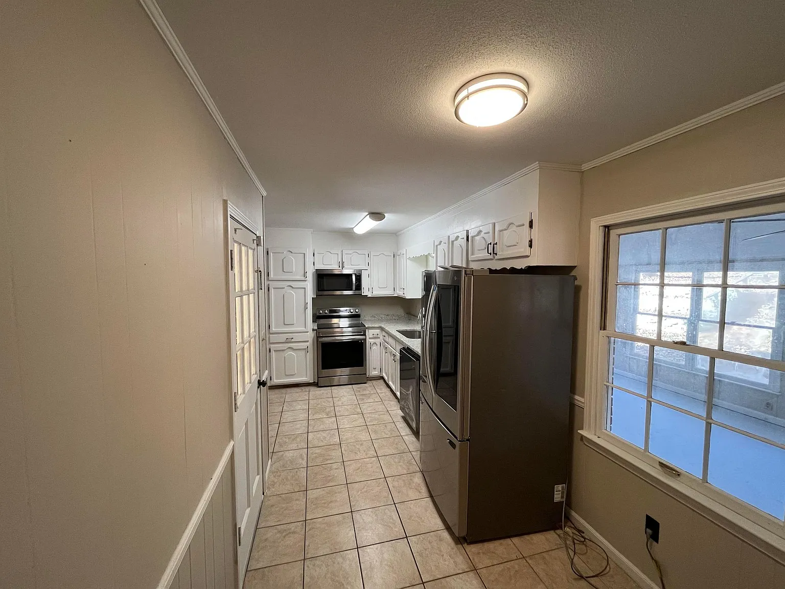 3 bed, 2032 sqft, $1,950 — Photo 3
