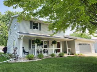 1812 Woodside Ct, Fond Du Lac, WI 54937