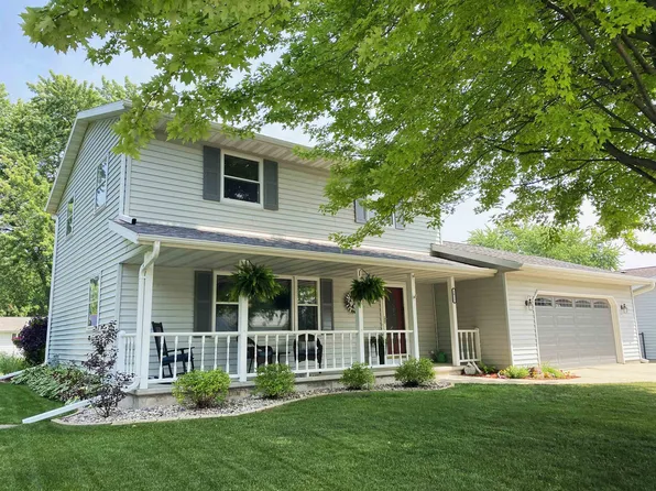 1812 Woodside Ct, Fond Du Lac, WI 54937