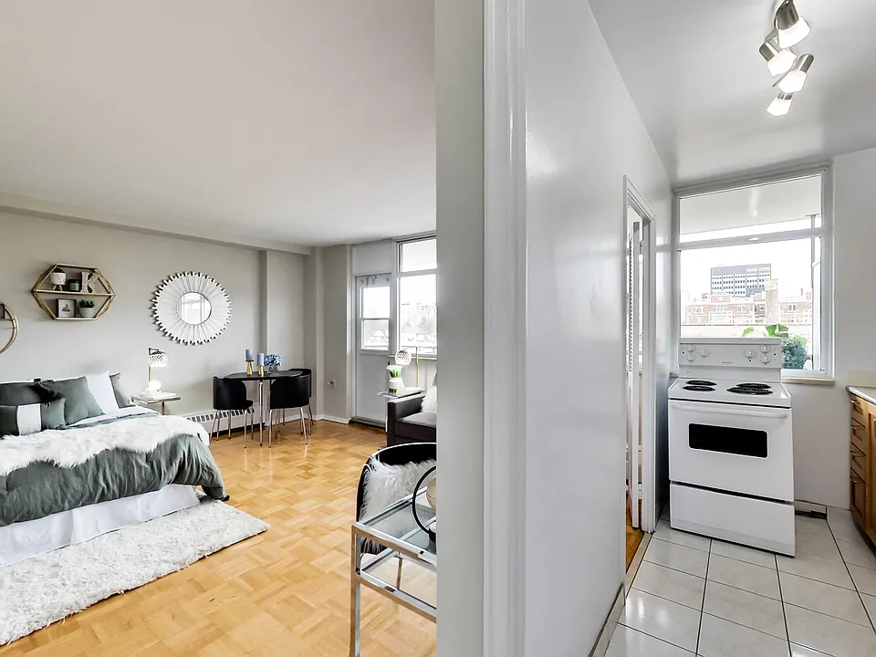 425 Avenue Rd