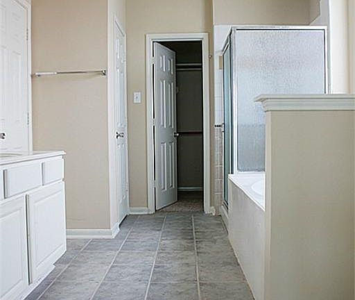 3rd image of 2427 Waterwood Dr