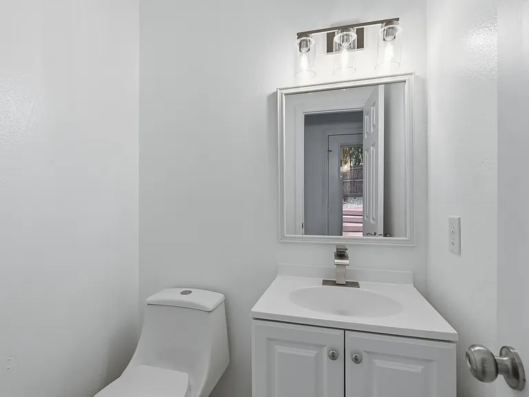 305 W Mill Valley Dr — Photo 18