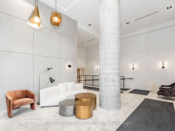 4th image of 15 Wellington St S #1210