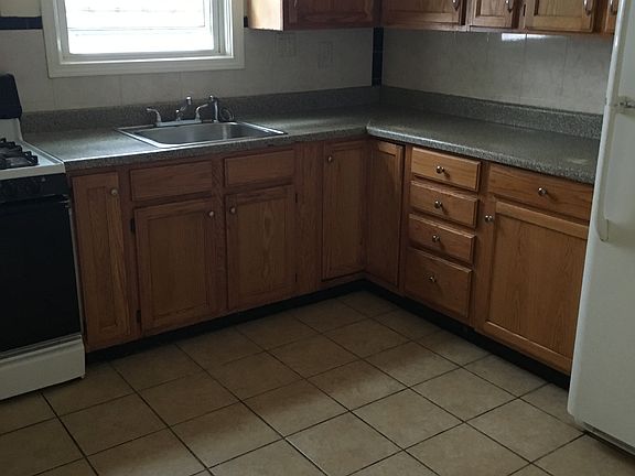 5th image of 229-231 Baker St #1