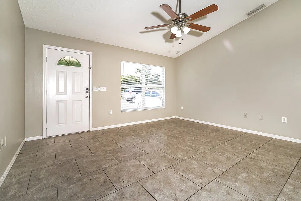 3 bed, 2.0 bath, 1191 sqft, $1,850 — Photo 4