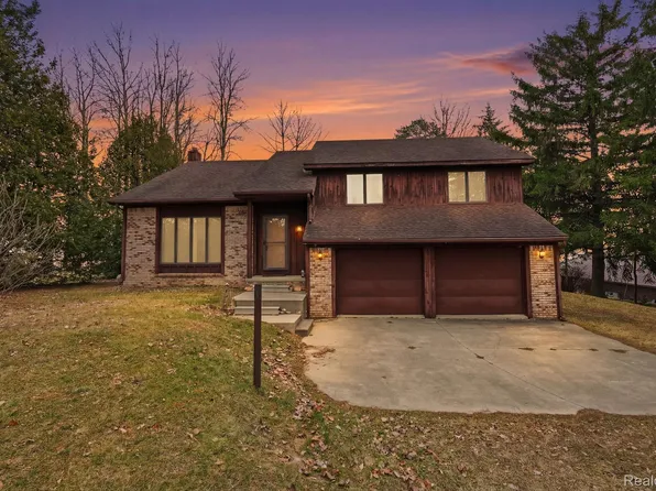 5436 N Lakeshore Rd, Deckerville, MI 48427