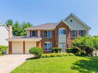 14455 White Pine Ridge Ln, Chesterfield, MO 63017