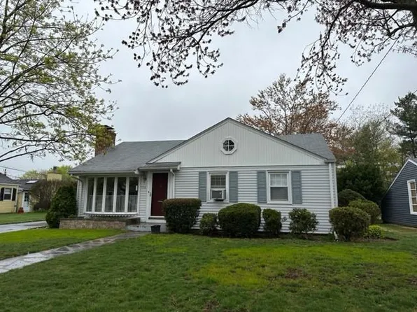 116 Weeden Ave, Rumford, RI 02916