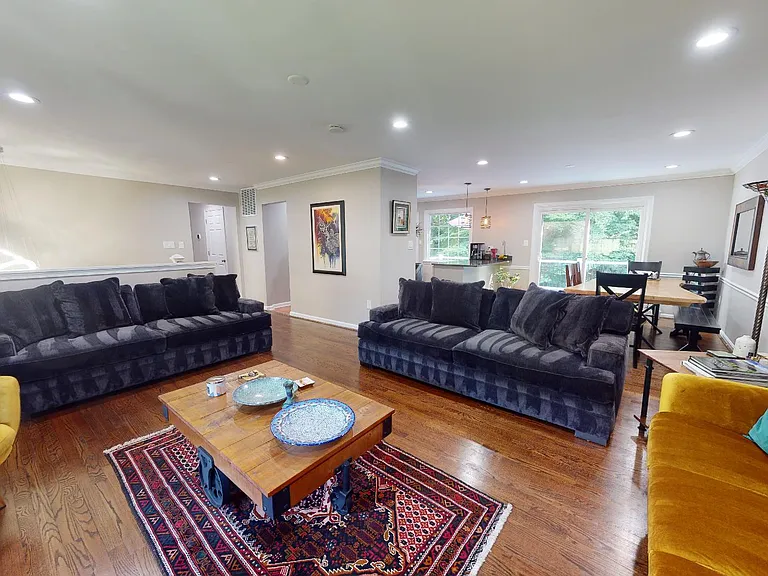 7628 Chancellor Way — Photo 6
