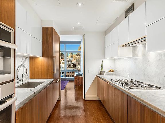 4th image of 35 W 15th St APT 12A