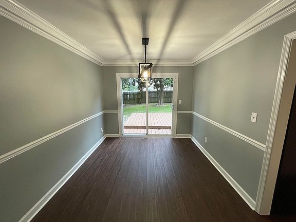 4th image of 1600 Gallery Ave
